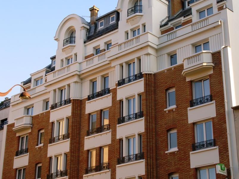 3311 14032010250018779556 Hotels and Home stays near Assemblée Nationale Metro Station, Paris. Book your Stay now