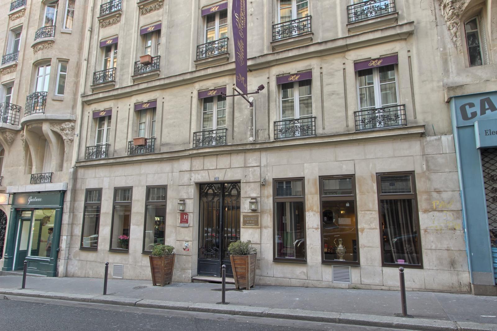 Hotels and Home stays near Cluny-La Sorbonne Metro Station, Paris. Book your Stay now