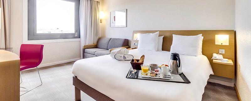 Hotels and Home stays near Miromesnil Metro Station, Paris. Book your Stay now